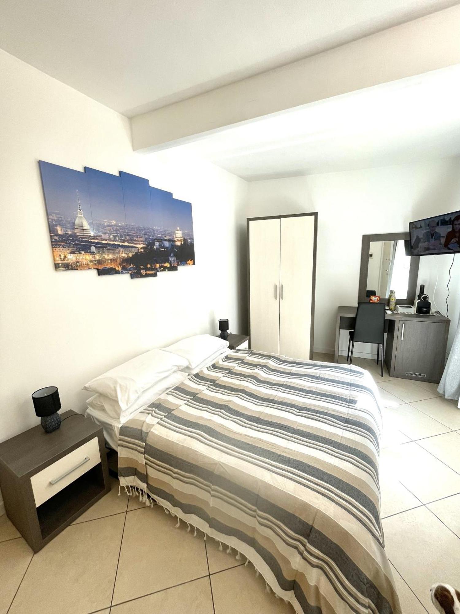 Toret Vanchiglia Studio Apartment Турин Екстер'єр фото
